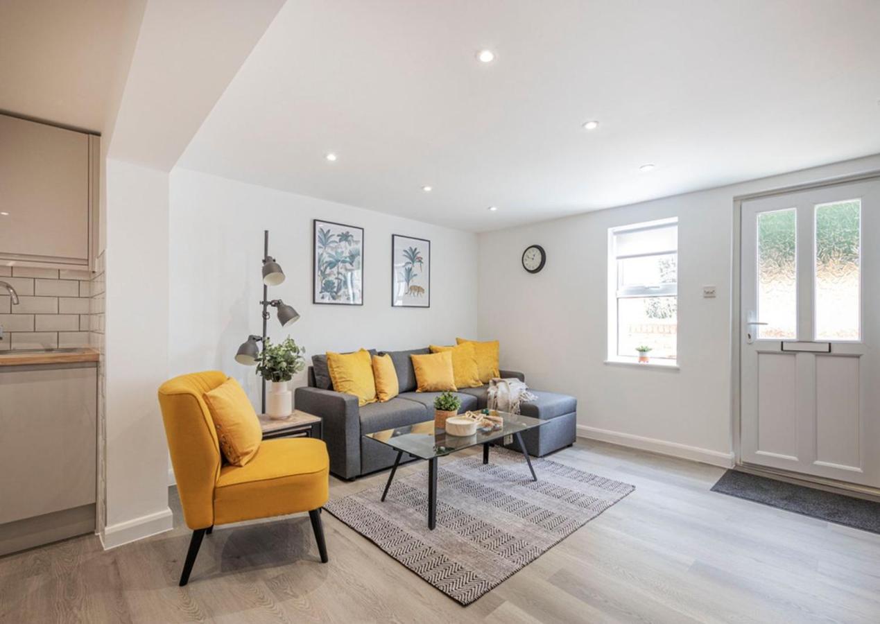 The White House Flat By Select Sa Apartment Reading Luaran gambar